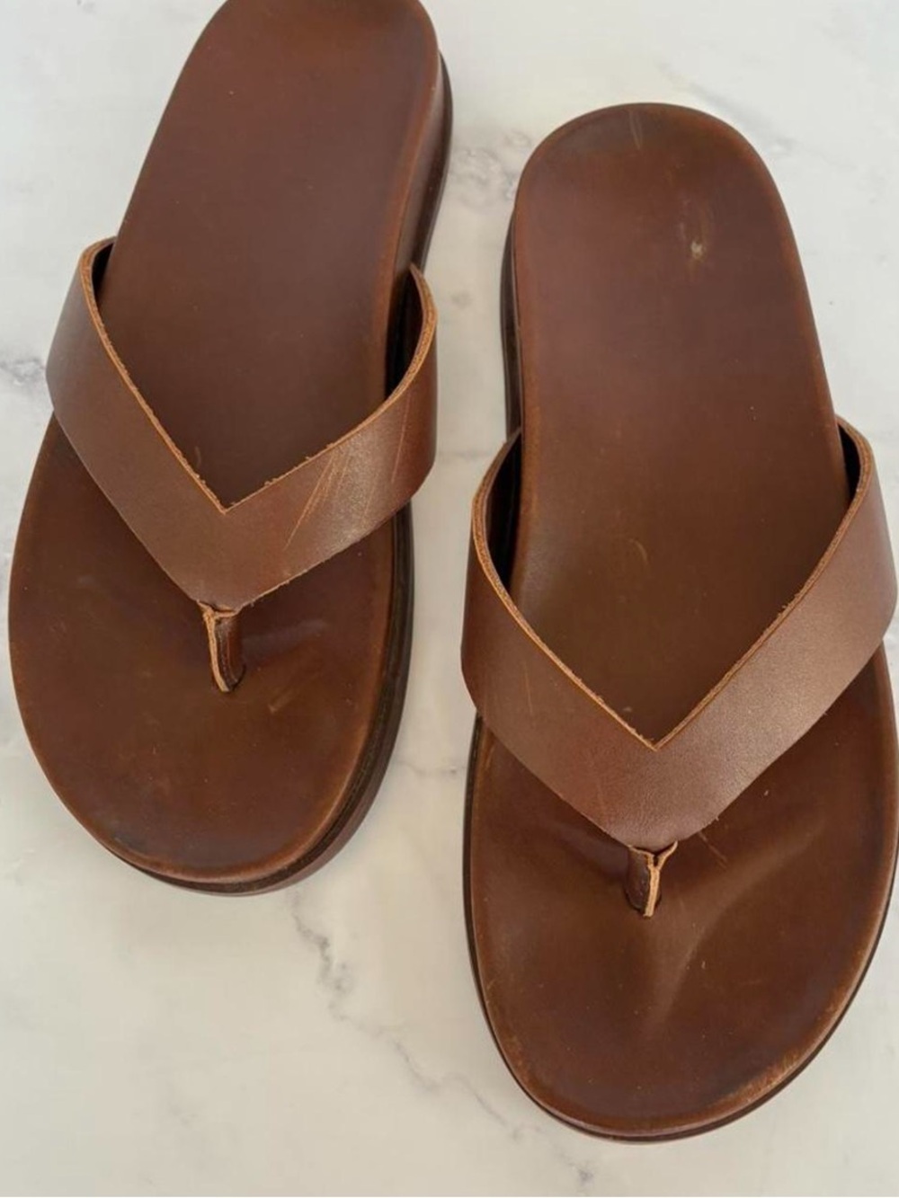 ST. AGNI Leather flip flops